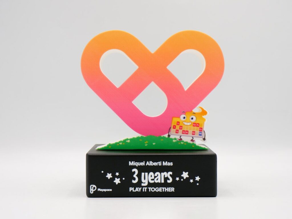 Trofeo Personalizado - 3 Years Play It Together Playspace