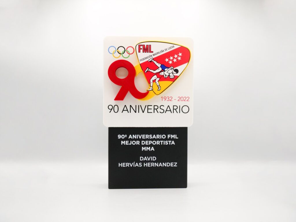 Trofeo Personalizado - Mejor Deportista MMA 90 Aniversario FML
