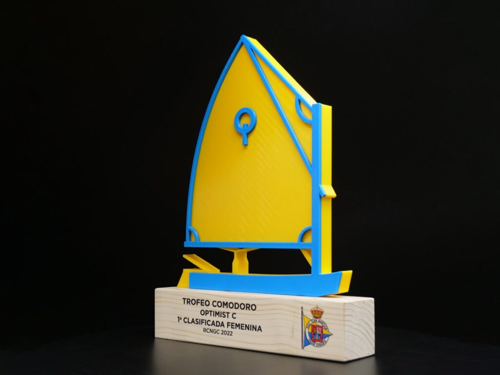 Trofeo Personalizado Lateral - 1º Clasificada Femenina Trofeo Comodoro Real Club Náutico Gran Canaria 2022