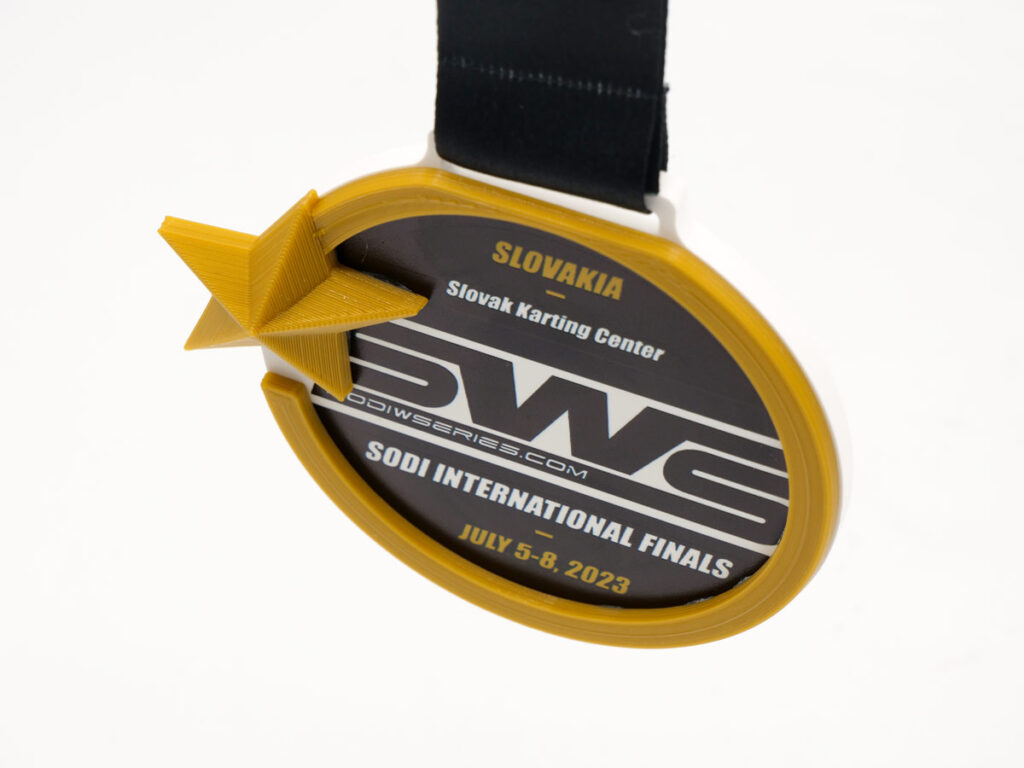Medalla Personalizada Lateral - Slovak Karting Center Soci International Finals 2023