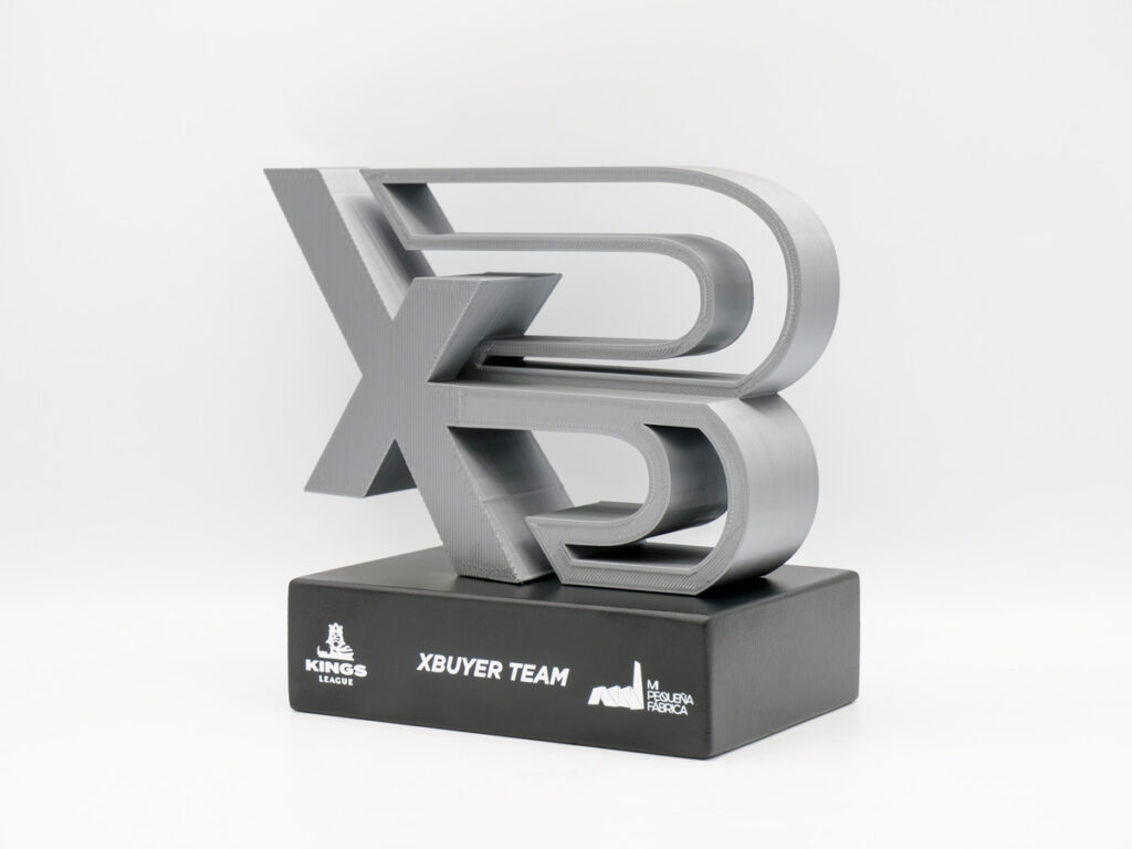 Trofeos Personalizados Lateral Izquierdo - XBuyer Team Kings League
