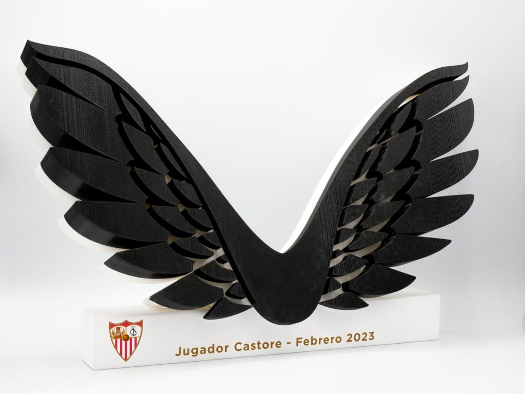 Trofeo Personalizado Lateral Derecho - Sevilla Fútbol Club Jugador Castore Febrero 2023