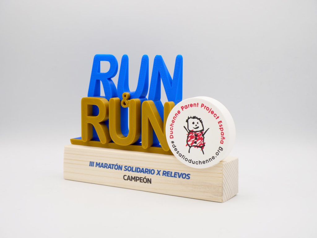 Trofeo Personalizado Lateral Derecho - Campeón III Maratón Solidario X Relevos Run and Run Motril