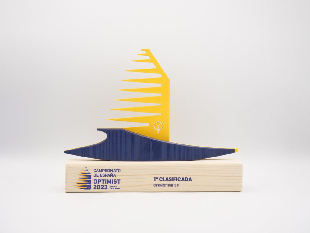 Trofeo Personalizado - 1º Clasificada Optimist Sub 16 F Campeonato de España Optimist 2023